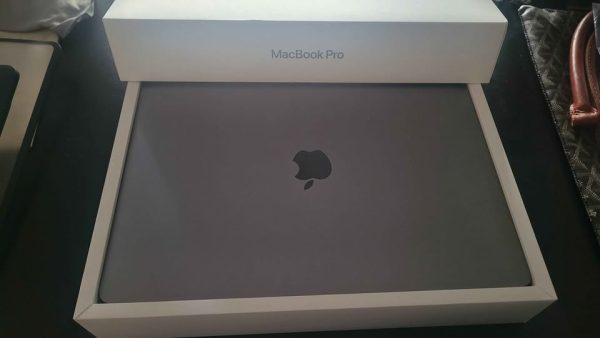 2020 - 13" Mac Book Pro (A2289) Excellent Condition