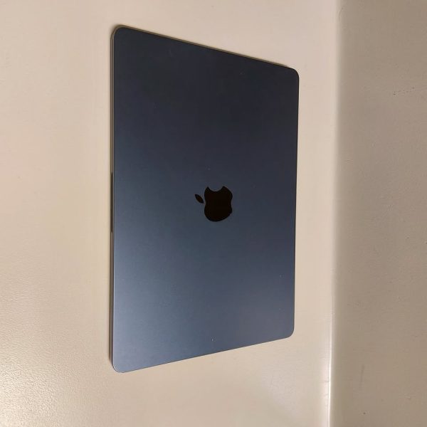 2022 MacBook Air Laptop M2 8Gb 256GB Midnight Blue 13