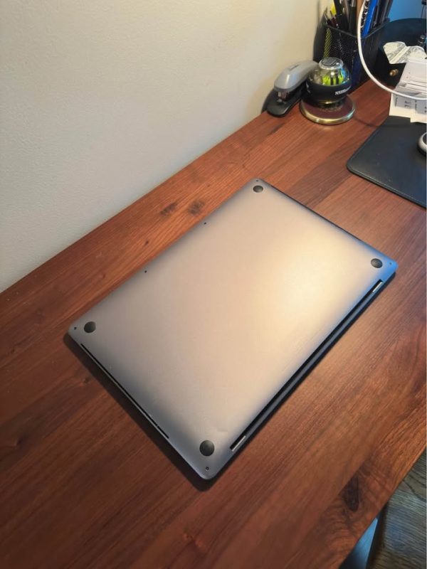 MacBook Pro 16” (2019) — i7 / 32GB RAM / 512GB SSD / AMD 5300M