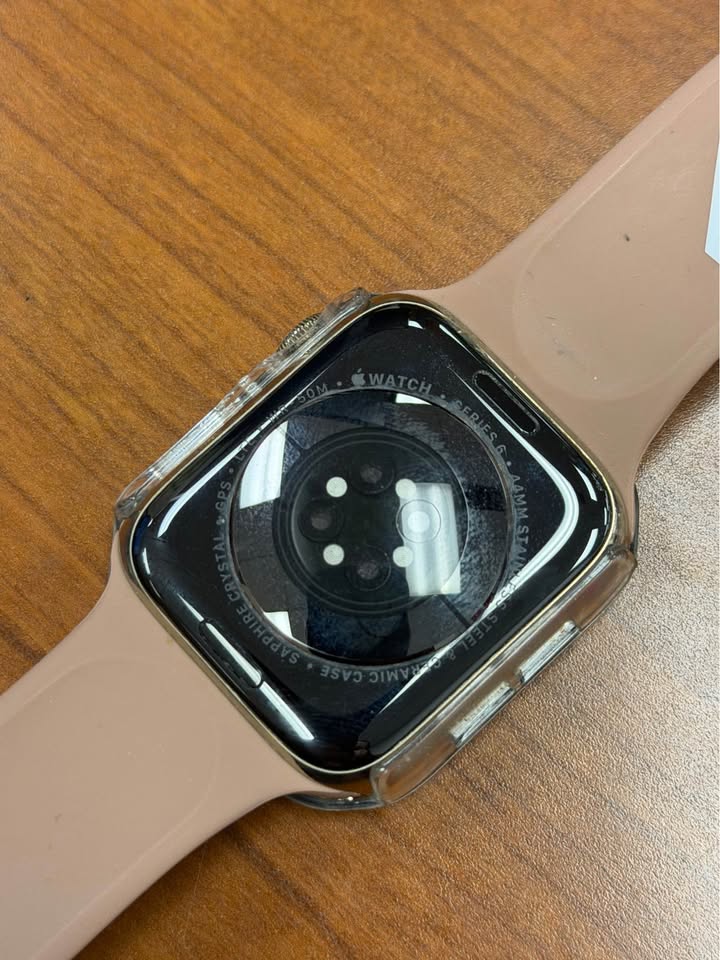 Apple iWatch Series 6 (GPS+CELLULAR) 4 Apple iWatch Series 6 (GPS+CELLULAR)