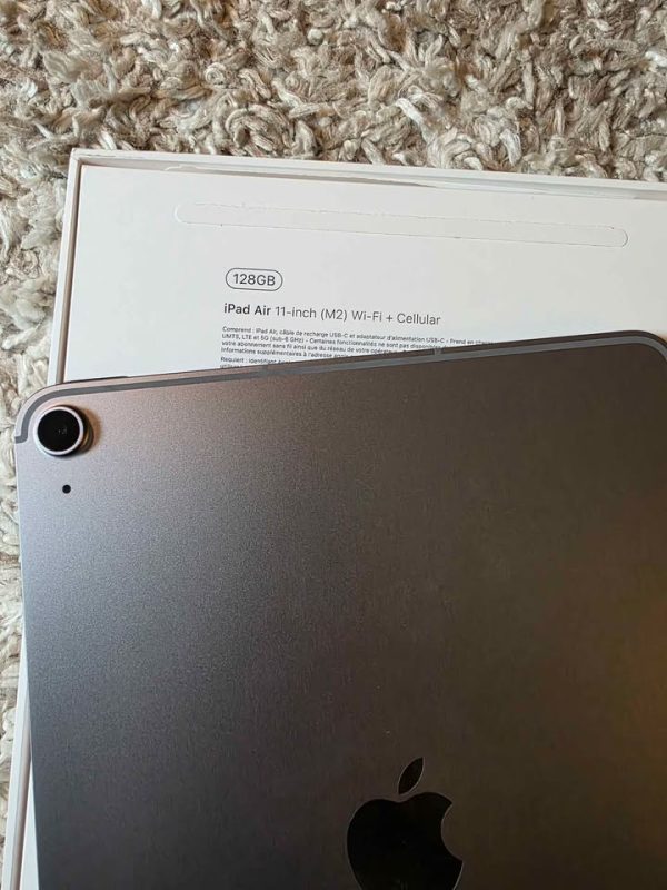 iPad Air 11 inch with Cellular