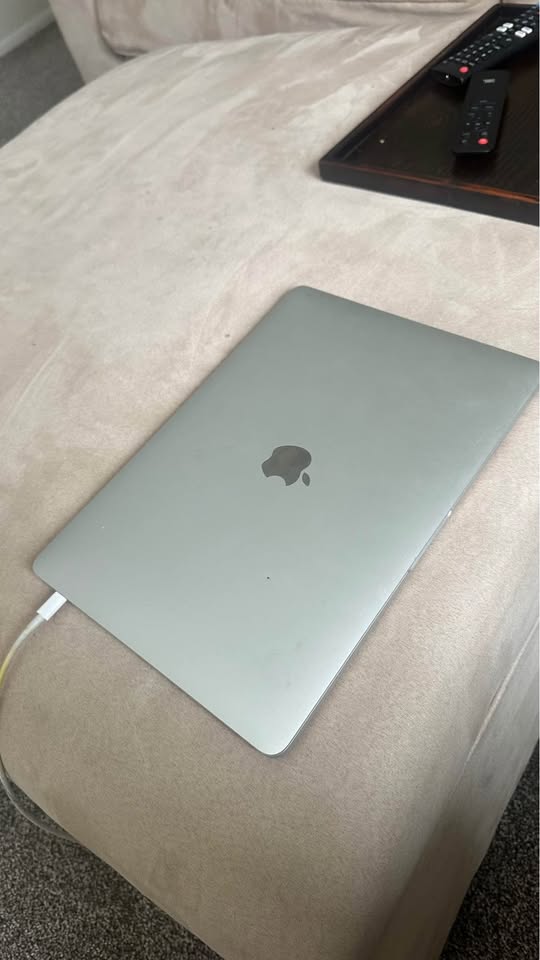 2019 MacBook Pro 13” 3 2019 MacBook Pro 13”