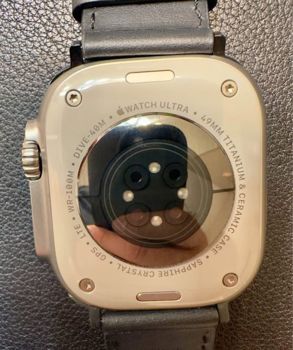 Apple Watch Ultra 2 49mm titanium