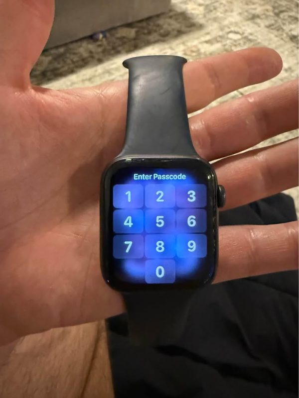 Apple Watch SE (44mm) First gen model A2352