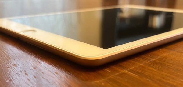 Apple iPad (Gold, 8th Generation, WiFi)