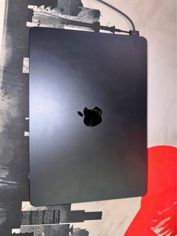 2022 Macbook air 13.8 inch 256gb 8gb ram