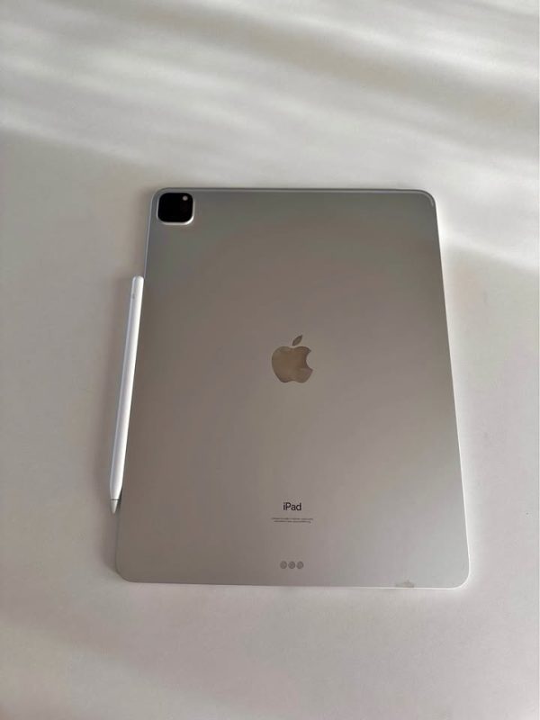 Beautiful iPad Pro 5th Edition and Apple Pen