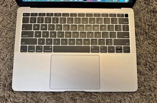 2020 Apple MacBook Air 13