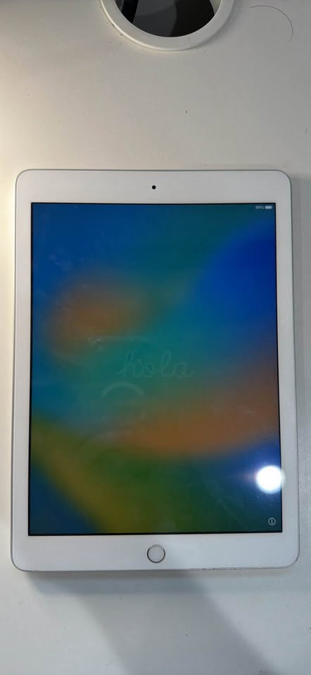 iPad 5th gen - 32GB