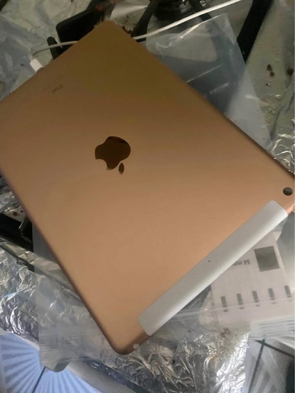 iPad 7th generation 32 gb unlocked celular