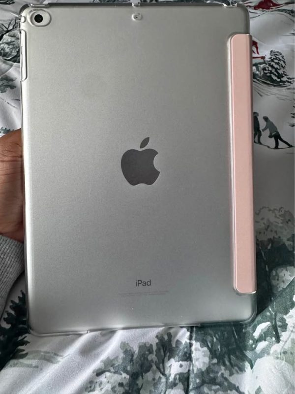 Apple IPAD 5th gen
