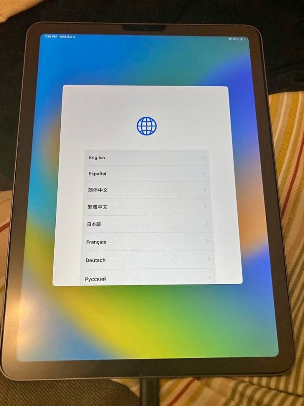 Apple iPad Air 5th Generation 64 GB in Space Gray P59F-QX