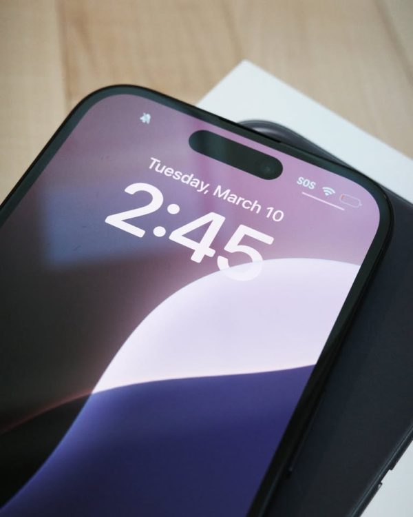 Mint Apple iPhone 16 Black 128gb Unlocked w/ Black Case